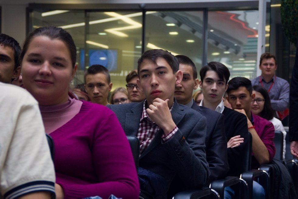 The best students will study free