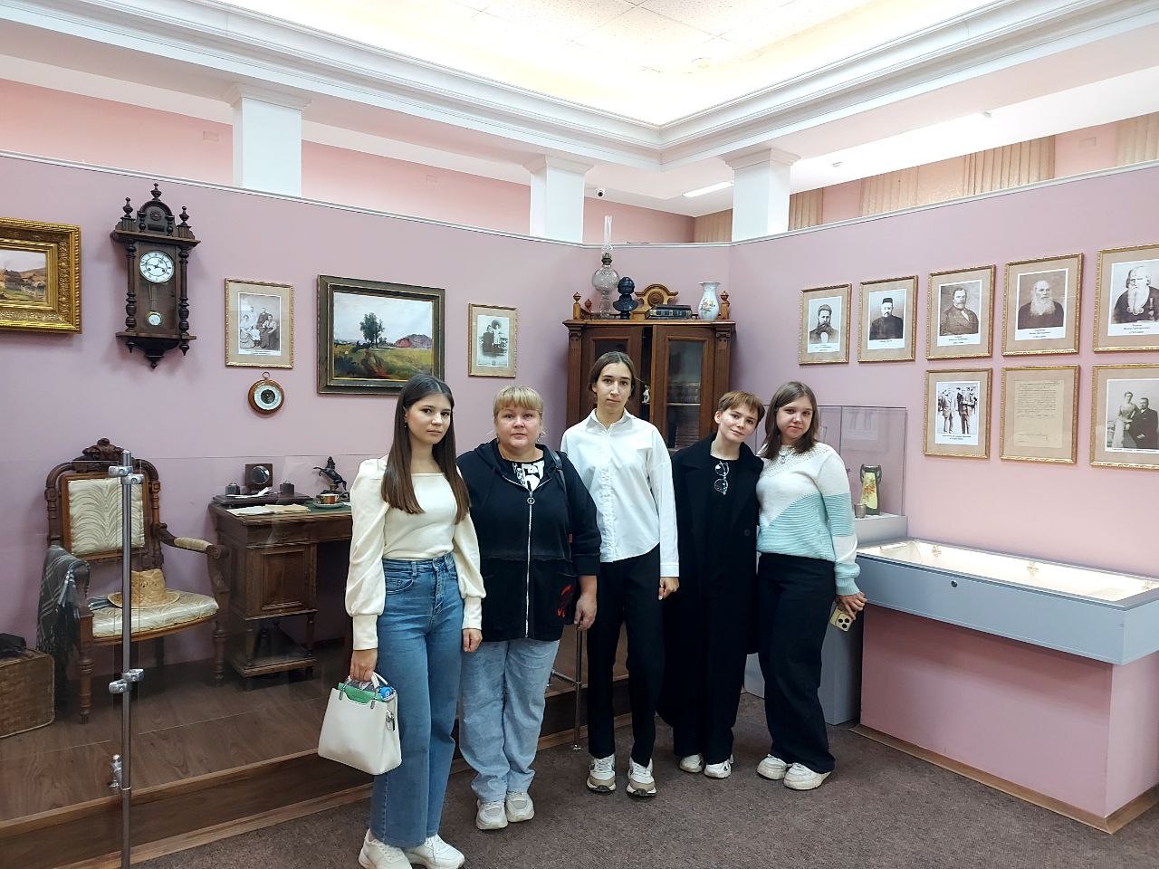 Кураторский час 'Посещение музея истории города Елабуги' Кураторский час 'Посещение музея истории города Елабуги'