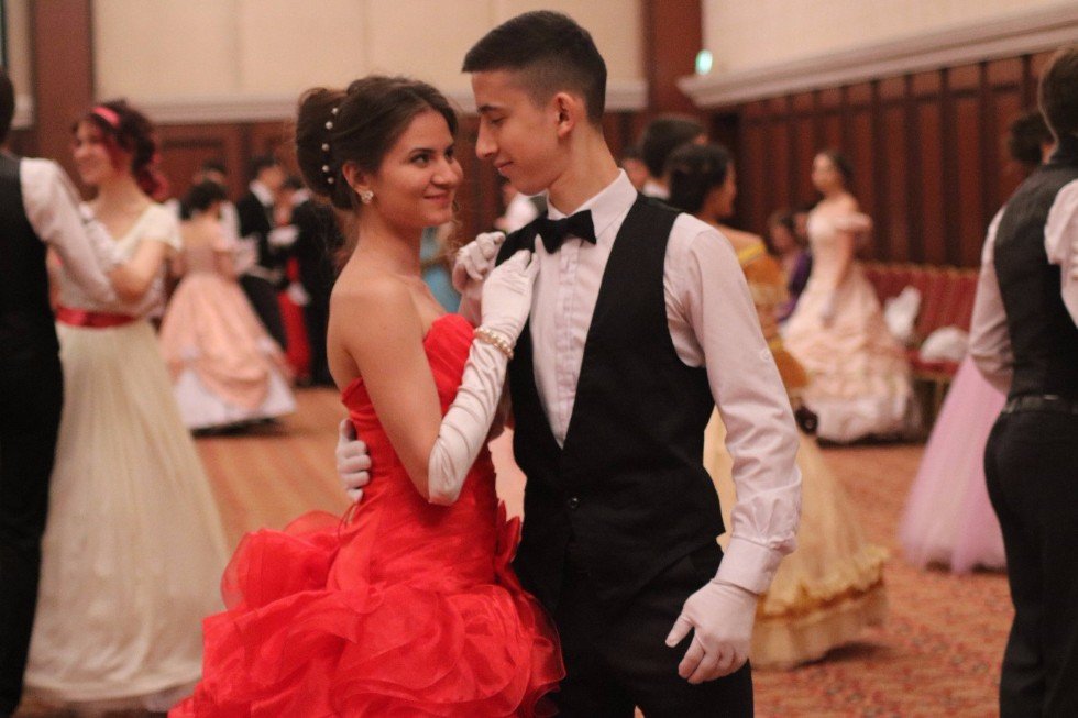 Sumptuous Spring Ball Revives Nineteenth Century Atmosphere