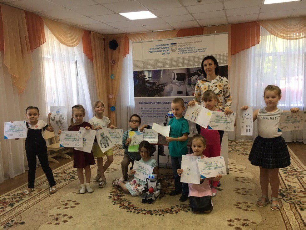 In the Kazan kindergarten 188 was successfully finished series of lessons with the robot