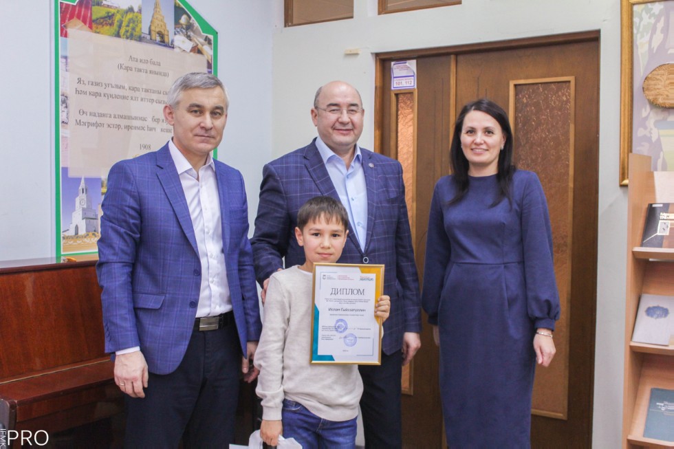 'Туган тел' олимпиадасының җиңүчеләрен бүләкләү 'Туган тел' олимпиадасының җиңүчеләрен бүләкләү