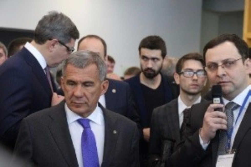 Professor Evgeni Magid and Research Associate Roman Lavrenov presented to President of Tatarstan Republic Rustam Minnikhanov a project on development a path search algorithm in search and rescue scenarios for a heterogeneous group of robots