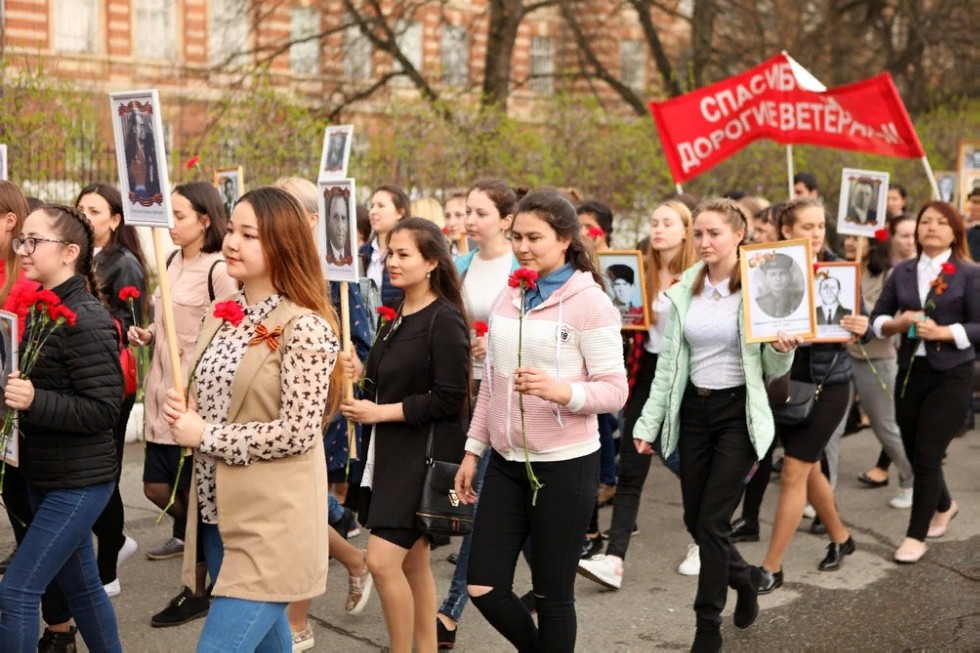 'Поклонимся великим тем годам': День Победы встретили в Елабужском институте КФУ 'Поклонимся великим тем годам': День Победы встретили в Елабужском институте КФУ