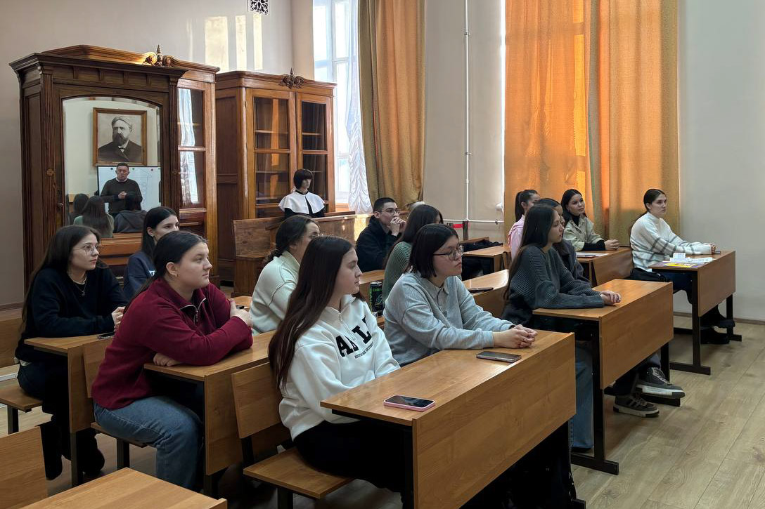 Родной язык ? хранитель истории и традиций народа Родной язык ? хранитель истории и традиций народа