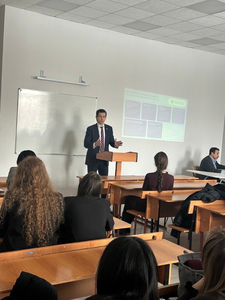 Абдулганиев Ф.С. обсудил со студентами КФУ актуальные вопросы защиты прав предпринимателей в Татарстане Абдулганиев Ф.С. обсудил со студентами КФУ актуальные вопросы защиты прав предпринимателей в Татарстане
