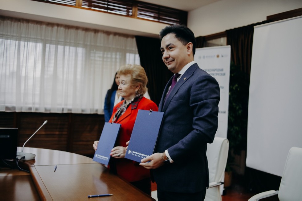 На базе КФУ создано региональное отделение Общества российско-китайской дружбы На базе КФУ создано региональное отделение Общества российско-китайской дружбы