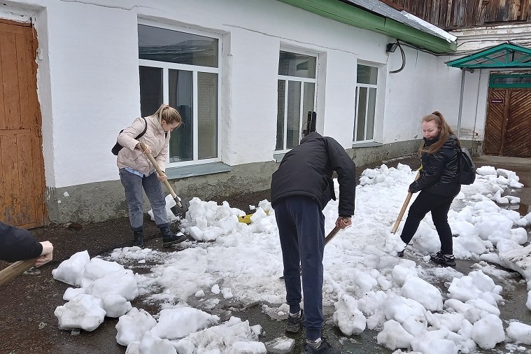Растопим лёд трудом своим! Растопим лёд трудом своим!