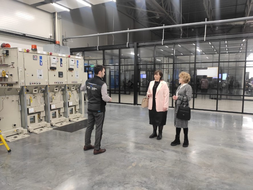 The delegation of the Kyrgyz-Russian Slavic University school adopts the experience of Elabuga Institute of KFU The delegation of the Kyrgyz-Russian Slavic University school adopts the experience of Elabuga Institute of KFU