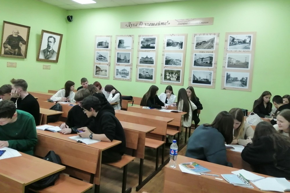 Студенты прошли квест 'Поисковики права' Студенты прошли квест 'Поисковики права'