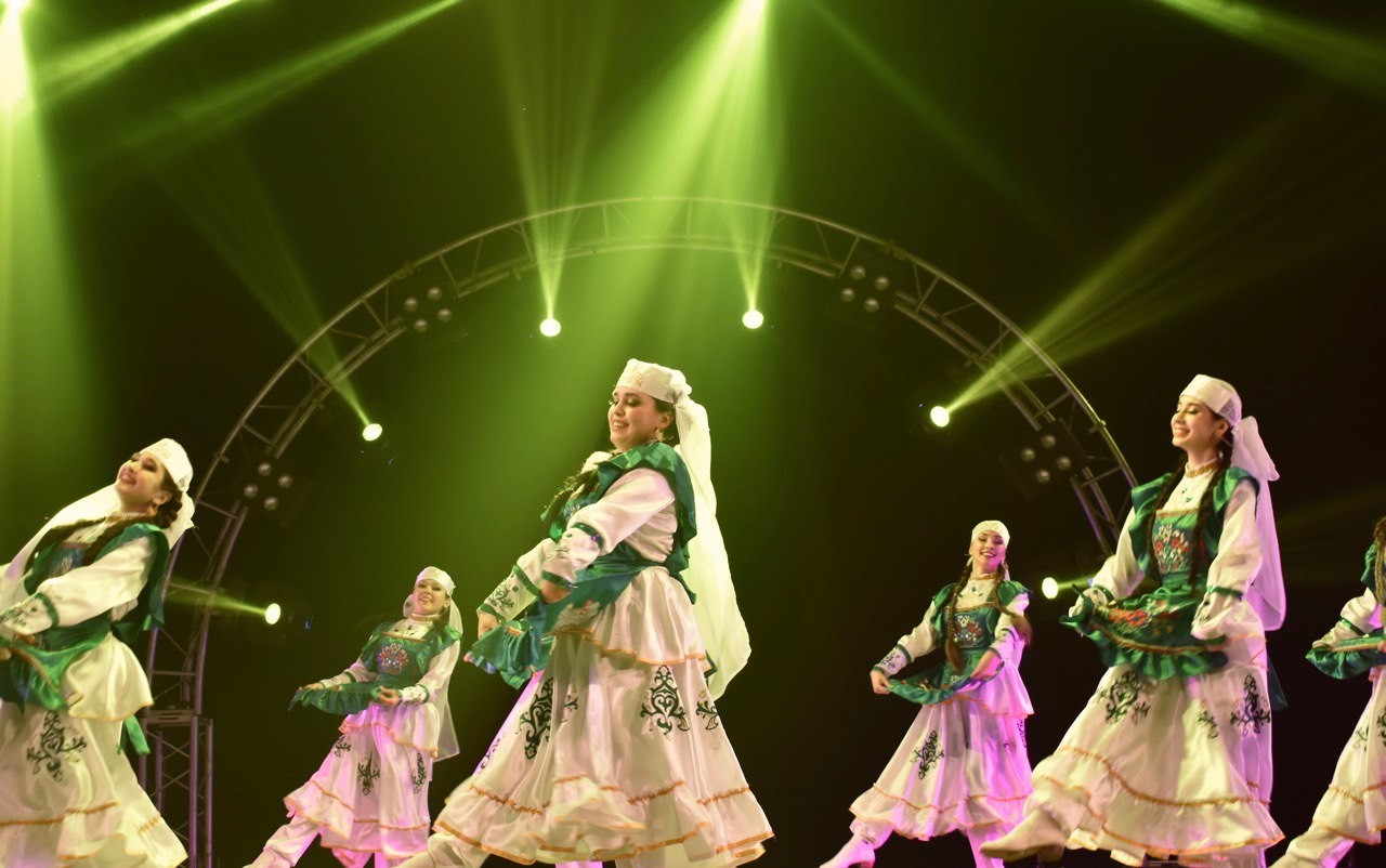 Танцевальный коллектив 'Яшьлек' Танцевальный коллектив 'Яшьлек'