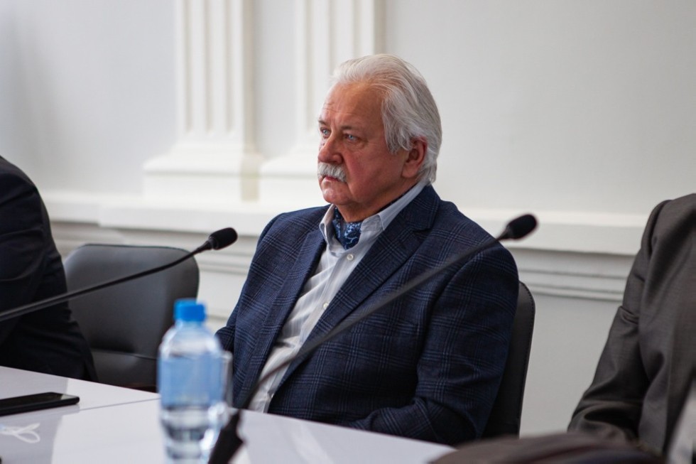 Встреча студентов ЕИ КФУ с активом Совета ветеранов Елабуги и ЕМР Встреча студентов ЕИ КФУ с активом Совета ветеранов Елабуги и ЕМР