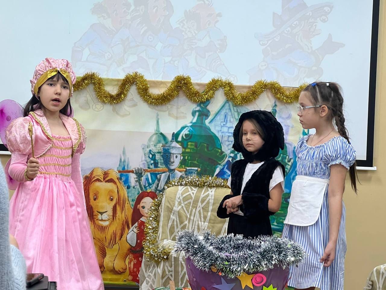 Детский театр 'Радуга' показал новогоднюю премьеру Детский театр 'Радуга' показал новогоднюю премьеру
