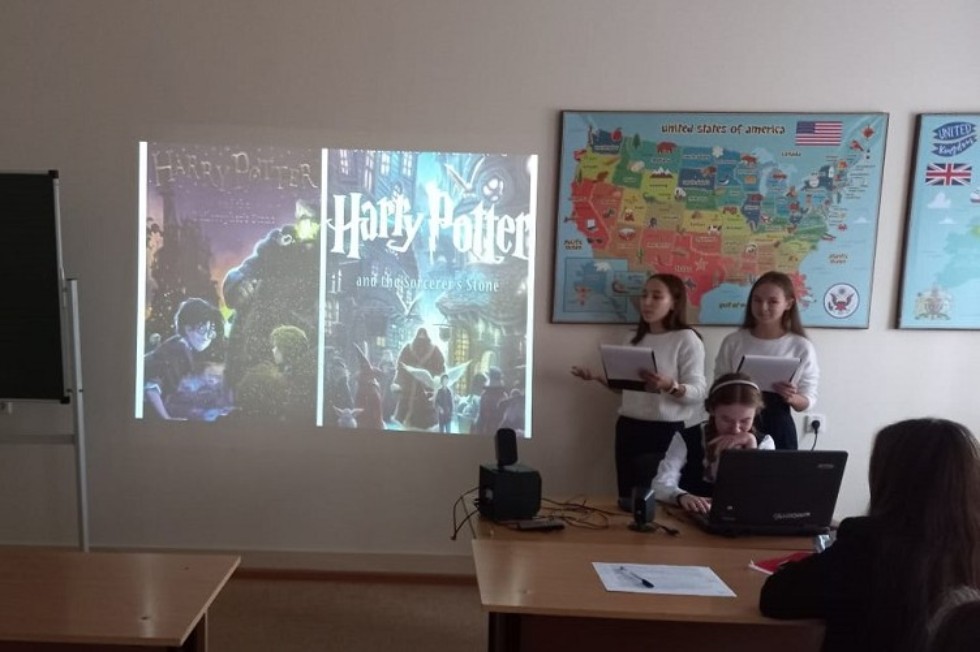 В Елабужском институте КФУ состоялась научно-практическая конференция 'Юный филолог-2021' В Елабужском институте КФУ состоялась научно-практическая конференция 'Юный филолог-2021'