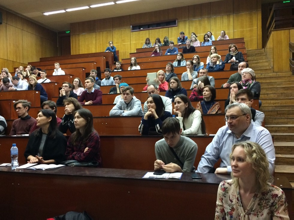 В Институте физики КФУ прошел День открытых дверей В Институте физики КФУ прошел День открытых дверей