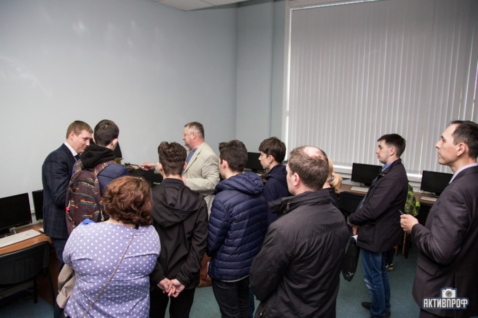 В Набережночелнинском институте КФУ состоялось открытие Фестиваля 'Ночь науки' В Набережночелнинском институте КФУ состоялось открытие Фестиваля 'Ночь науки'