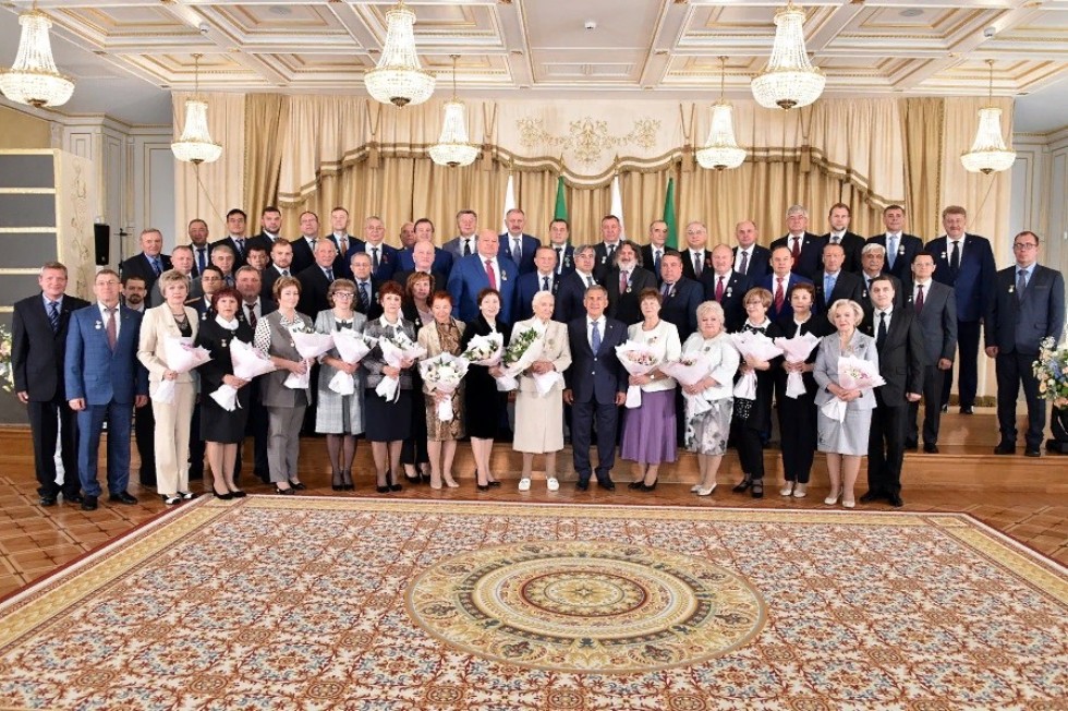 Профессор Елабужского института КФУ - Заслуженный деятель науки РТ Профессор Елабужского института КФУ - Заслуженный деятель науки РТ