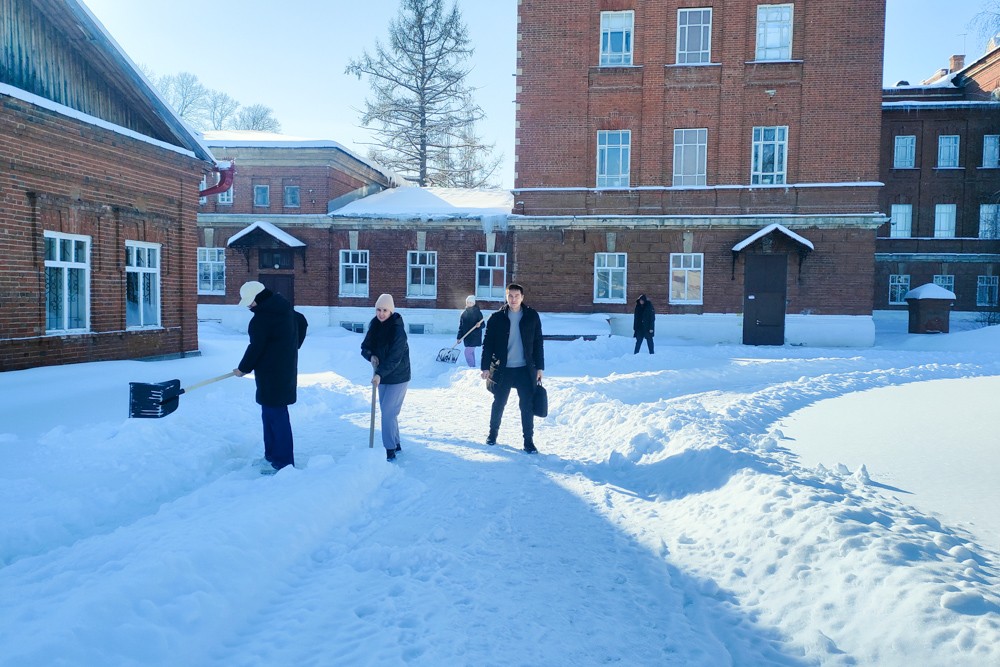 ����  �� ��������