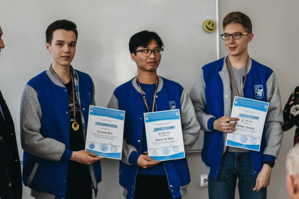 ����� ��������� ���� ������������� 