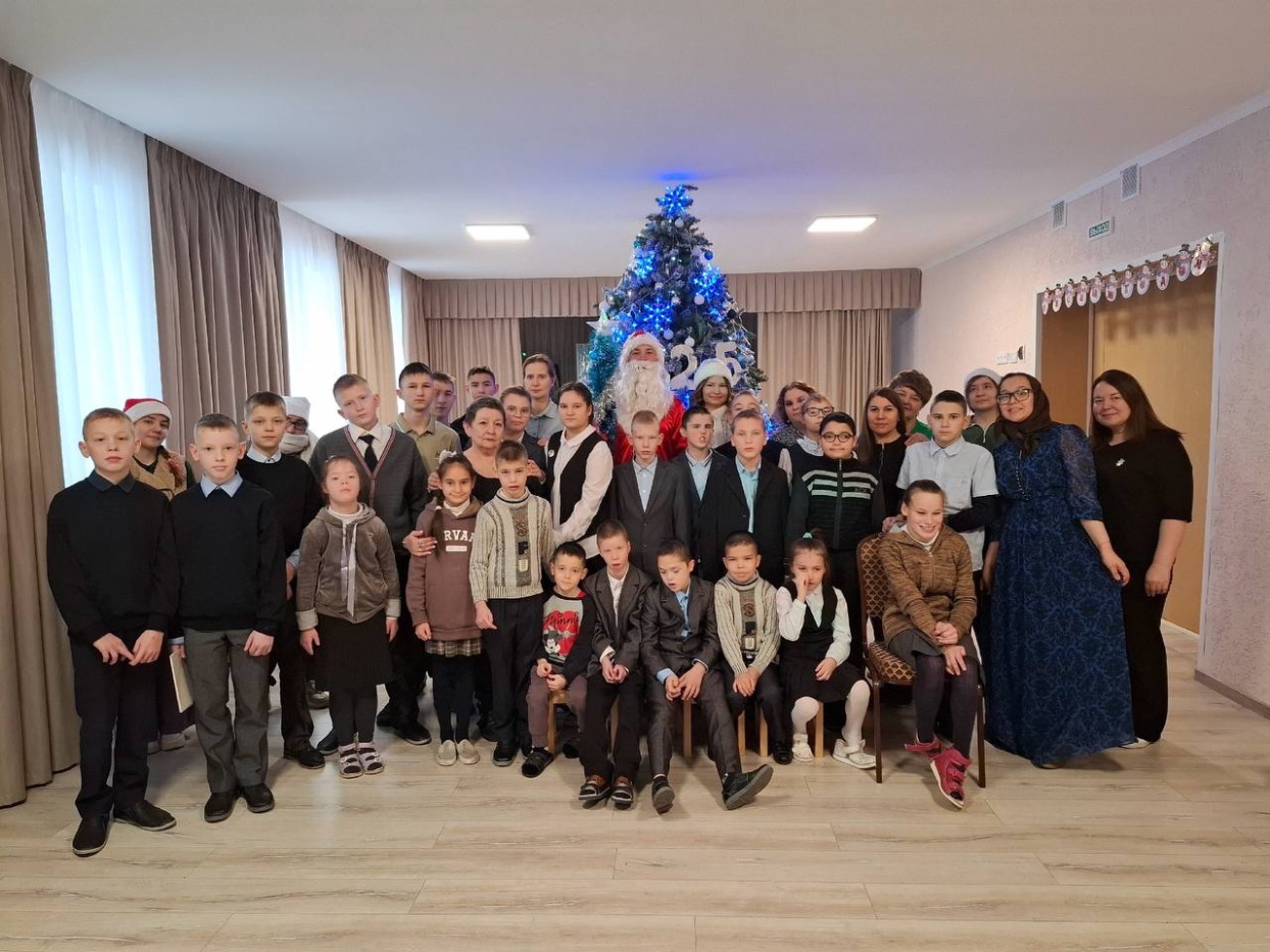 Как студенты соткали новогоднее чудо для детей Как студенты соткали новогоднее чудо для детей