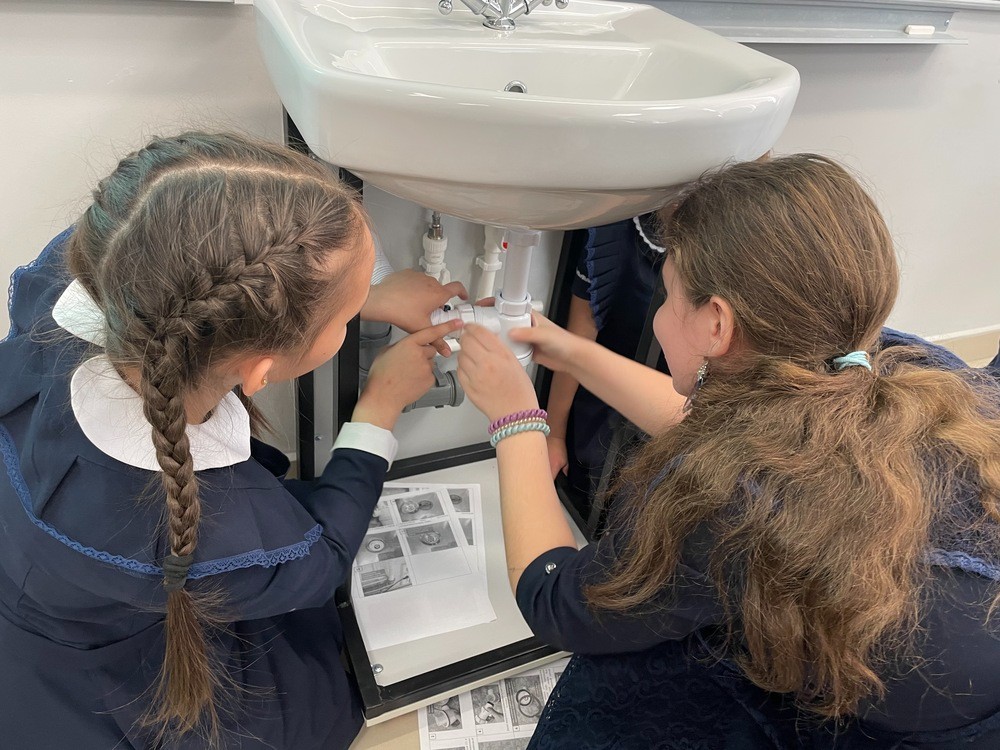 Не Боги горшки обжигают Не Боги горшки обжигают