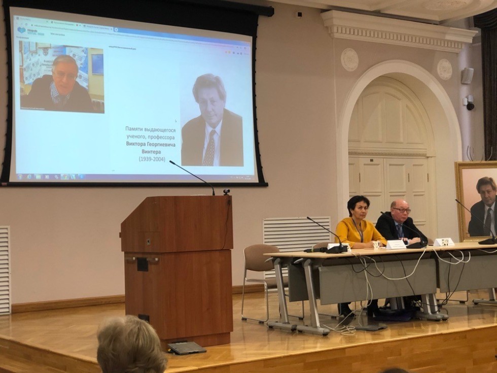 ���� � �����