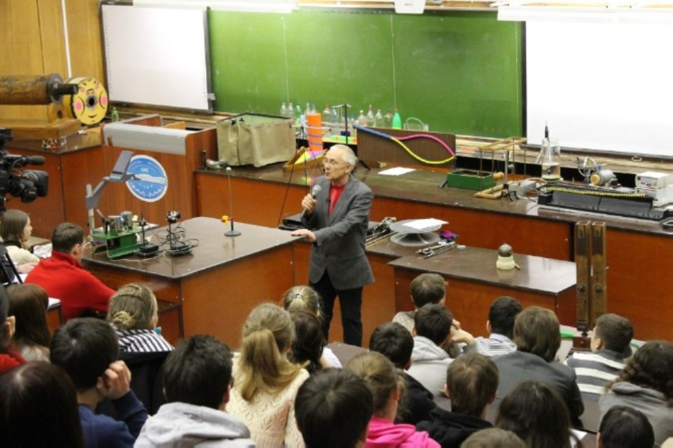 Demonstration cabinet Demonstration cabinet