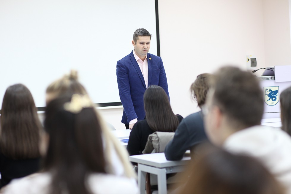 � ������ ����� ������������� ��������� � �������������� ������ ���������(������������)