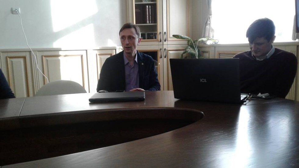 12 апреля 2018 г. академический координатор Центра превосходства Жана Монне в области европейских исследований VOICES+, д.ю.н. Р.Ш.Давлетгильдеев принял участие в митап-семинаре ИМОИВ КФУ по теме влияния миграции на экономику принимающих стран 12 апреля 2018 г. академический координатор Центра превосходства Жана Монне в области европейских исследований VOICES+, д.ю.н. Р.Ш.Давлетгильдеев принял участие в митап-семинаре ИМОИВ КФУ по теме влияния миграции на экономику принимающих стран