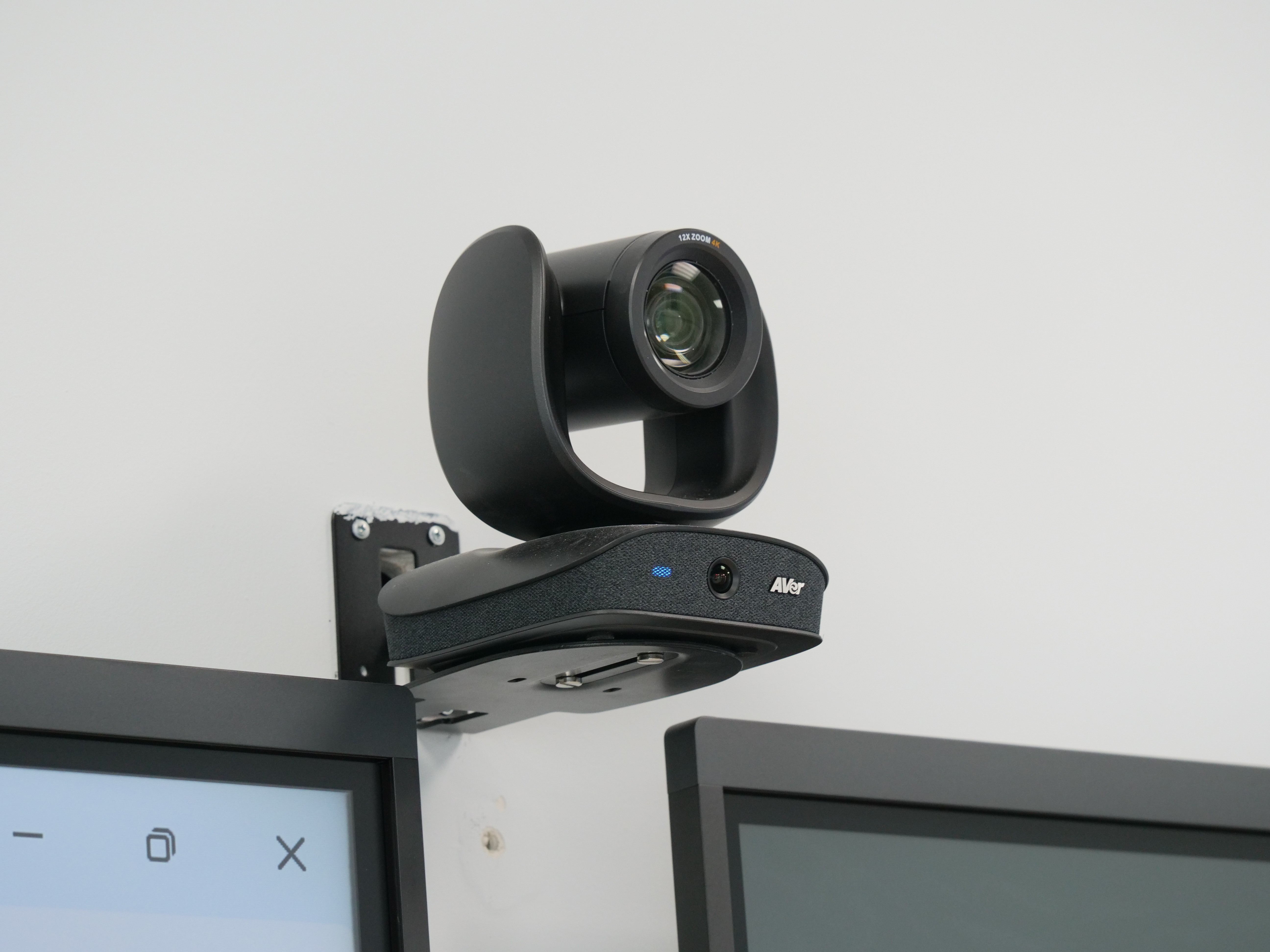 В ИТИС при поддержке ректора КФУ начала работу обновленная гибридная аудитория В ИТИС при поддержке ректора КФУ начала работу обновленная гибридная аудитория