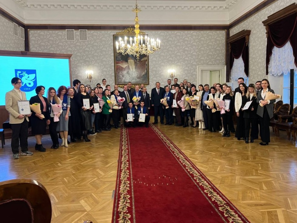 Студентлар фәнни түгәрәгенең уңышлары Студентлар фәнни түгәрәгенең уңышлары