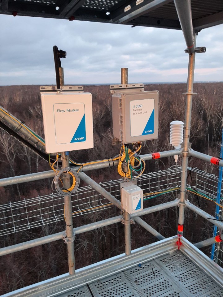 Начаты непрерывные наблюдения на лесном участке полигона 'Карбон-Поволжье'. Начаты непрерывные наблюдения на лесном участке полигона 'Карбон-Поволжье'.