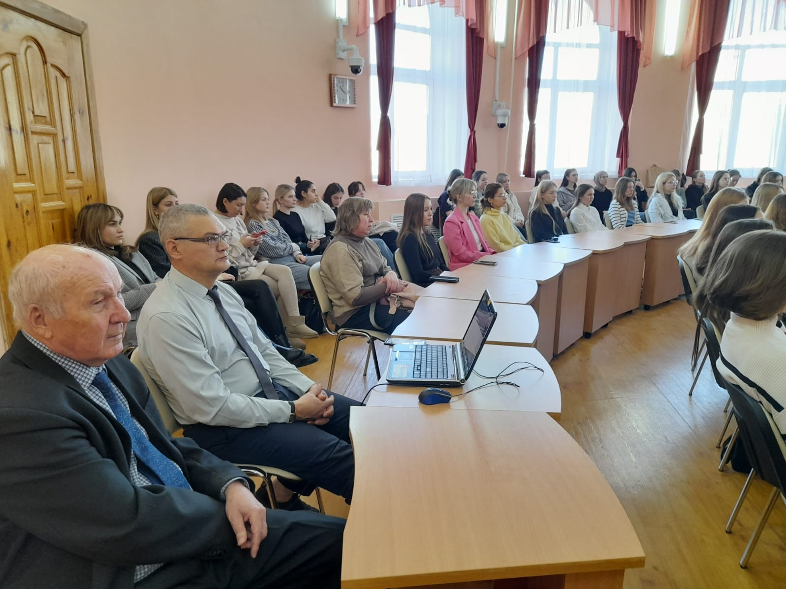 В Институте психологии и образования прошла V Всероссийская научно-практическая конференция с международным участием В Институте психологии и образования прошла V Всероссийская научно-практическая конференция с международным участием