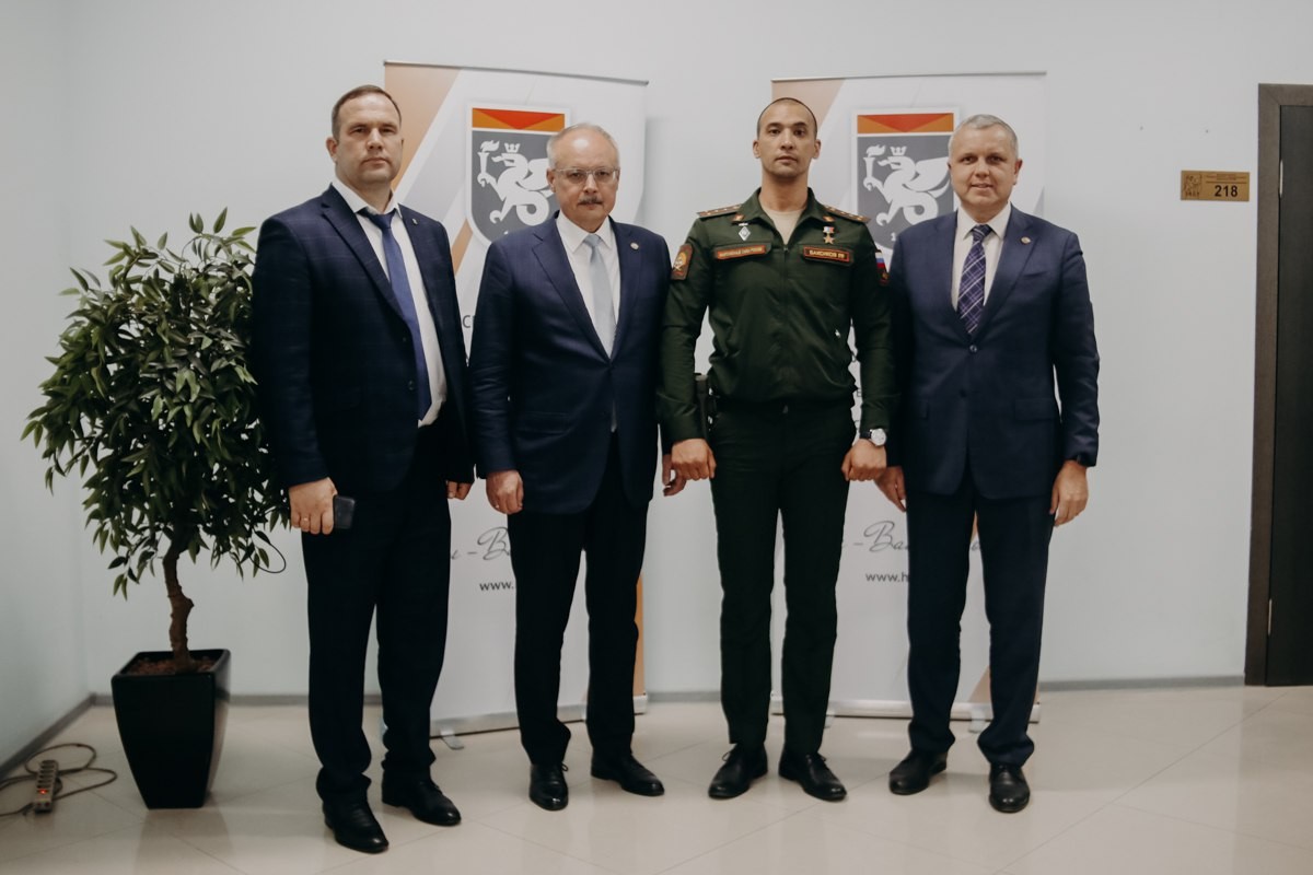 Герой России в ВШГМУ КФУ: о воинском долге и патриотизме Герой России в ВШГМУ КФУ: о воинском долге и патриотизме