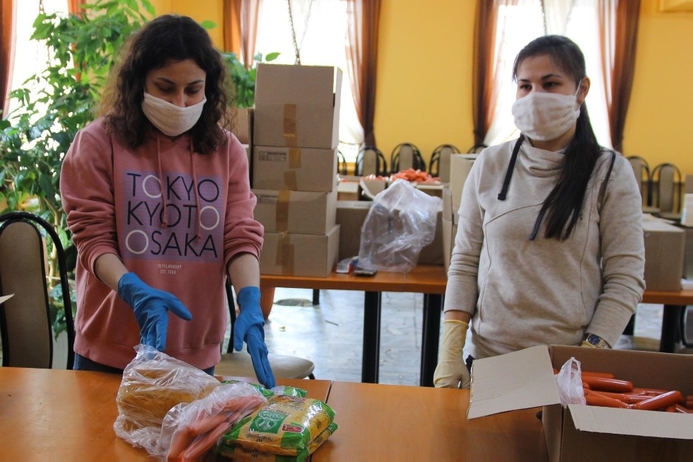 Студентам Елабужского института КФУ оказана продовольственная помощь