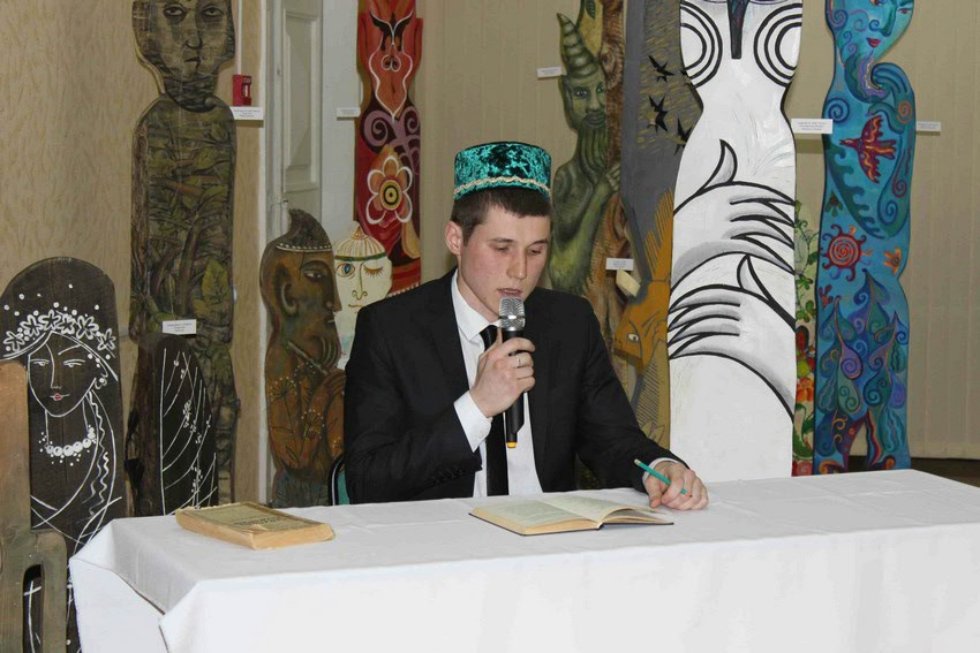 Сегодня в Елабужском институте КФУ состоялась презентация выставки работ участников всероссийского этно-арт-симпозиума 'Песнь о Шурале',посвященной 130 - летию со дня рождения татарского поэта Габдуллы Тукая Сегодня в Елабужском институте КФУ состоялась презентация выставки работ участников всероссийского этно-арт-симпозиума 'Песнь о Шурале',посвященной 130 - летию со дня рождения татарского поэта Габдуллы Тукая