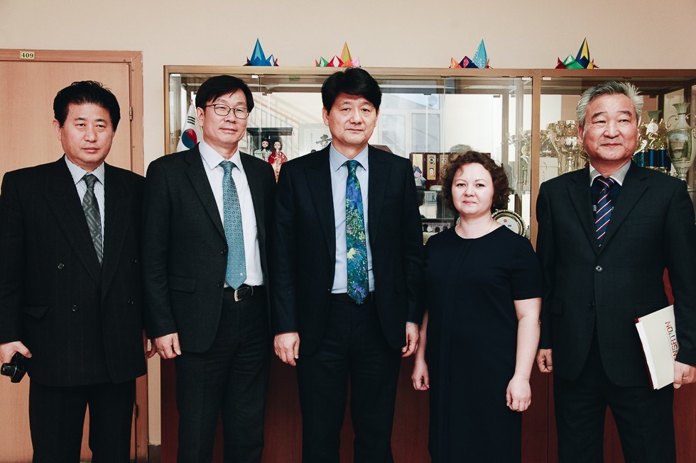 ИМО КФУ принял делегацию университета Синхай. Фотоотчет. ИМО КФУ принял делегацию университета Синхай. Фотоотчет.