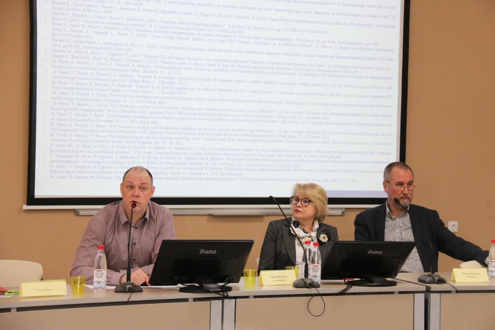 ��������� ����� ���������� : �� �������������� � ������� � �������