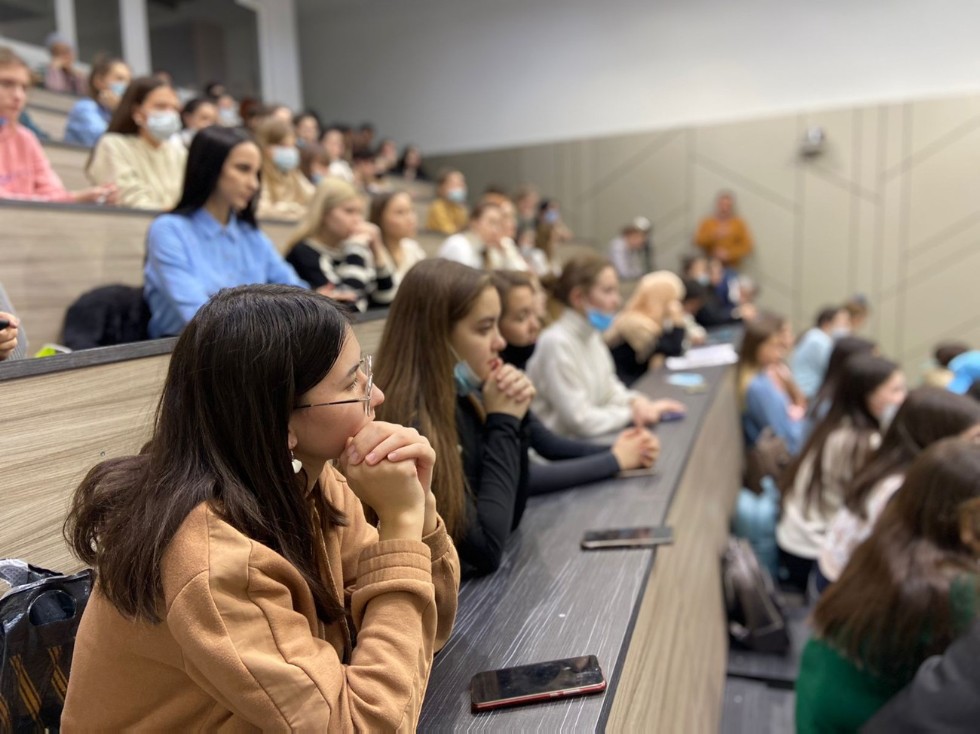 Бу кырлар, бу үзәннәрдә минем үзем генә белгән эзем бар... Бу кырлар, бу үзәннәрдә минем үзем генә белгән эзем бар...