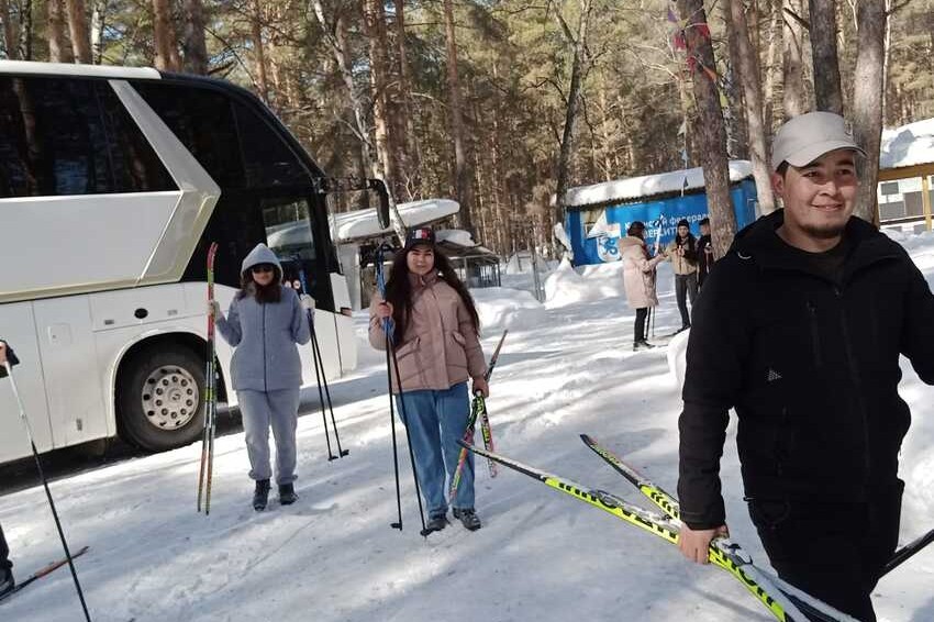 Студенты отделения экономических и юридических наук выехали в 'Буревестник' Студенты отделения экономических и юридических наук выехали в 'Буревестник'
