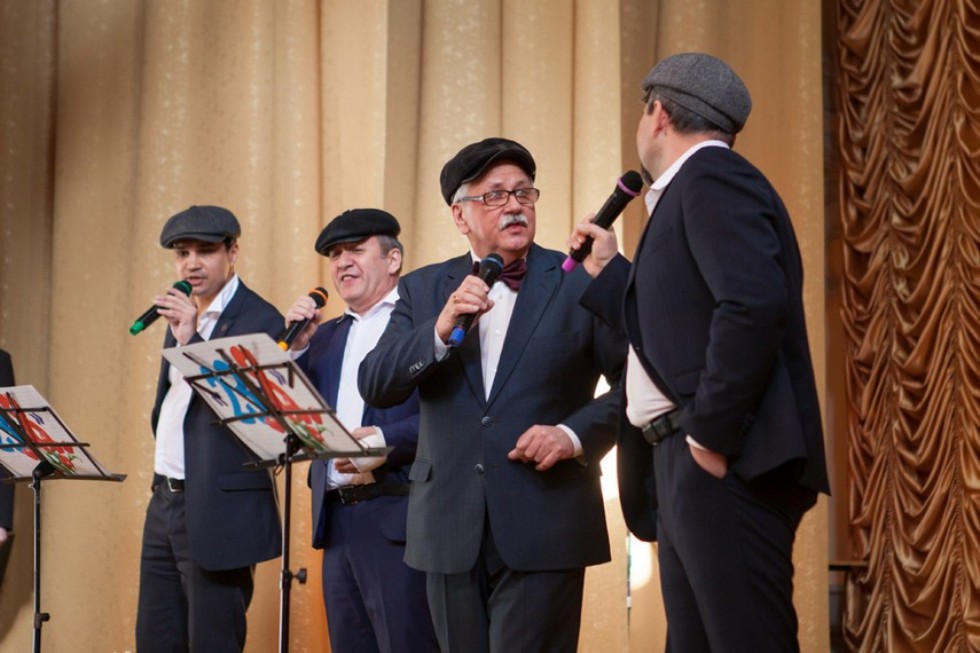 Праздничный концерт '23+8' прошел в Елабужском институте КФУ Праздничный концерт '23+8' прошел в Елабужском институте КФУ