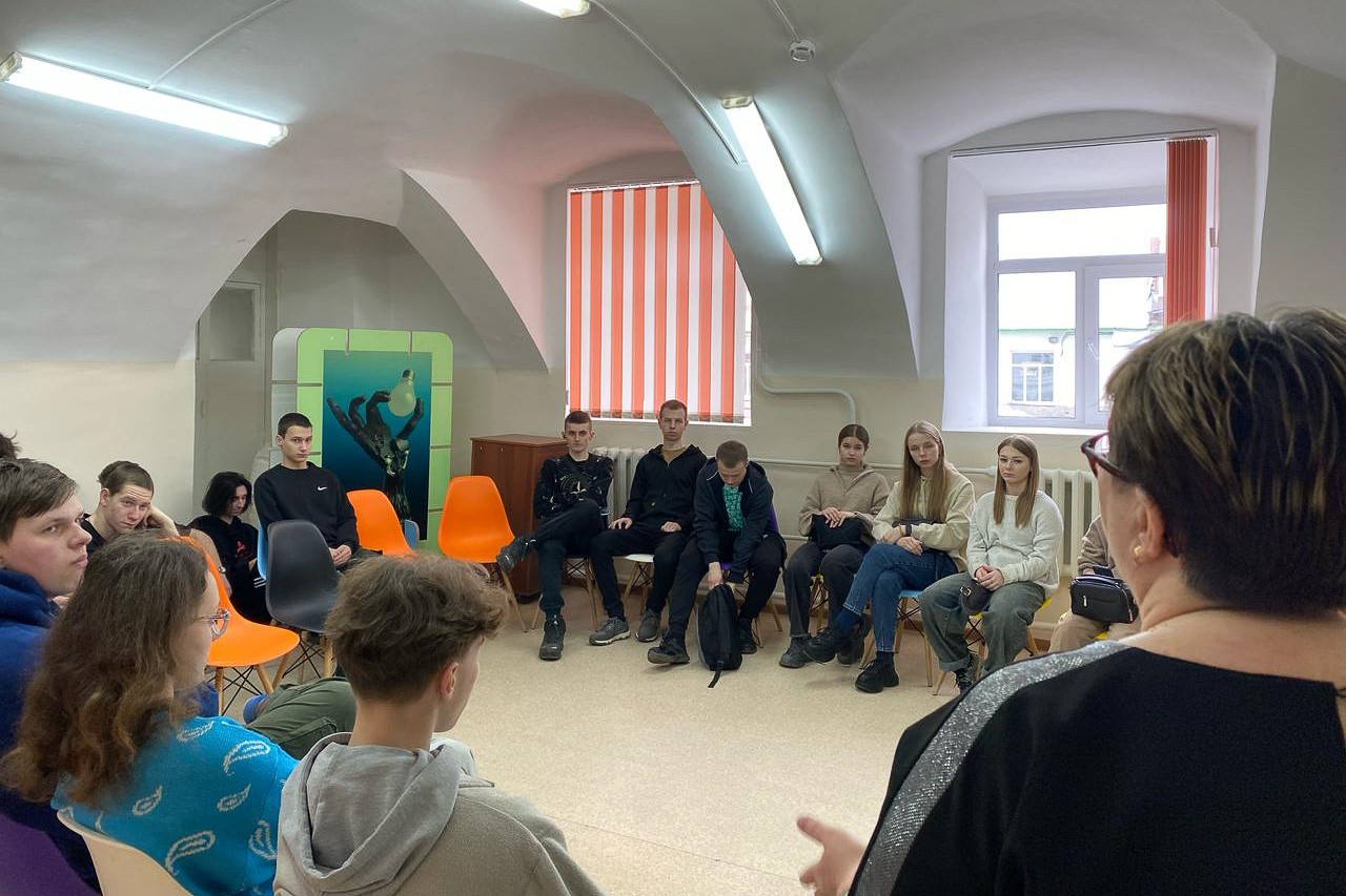 Старшеклассники из Лисичанска познакомились с образовательными возможностями отделения психологии и педагогики Старшеклассники из Лисичанска познакомились с образовательными возможностями отделения психологии и педагогики