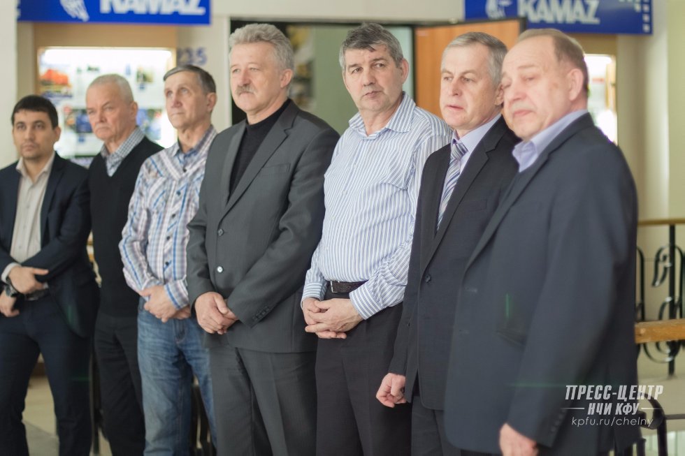 ��� � ���