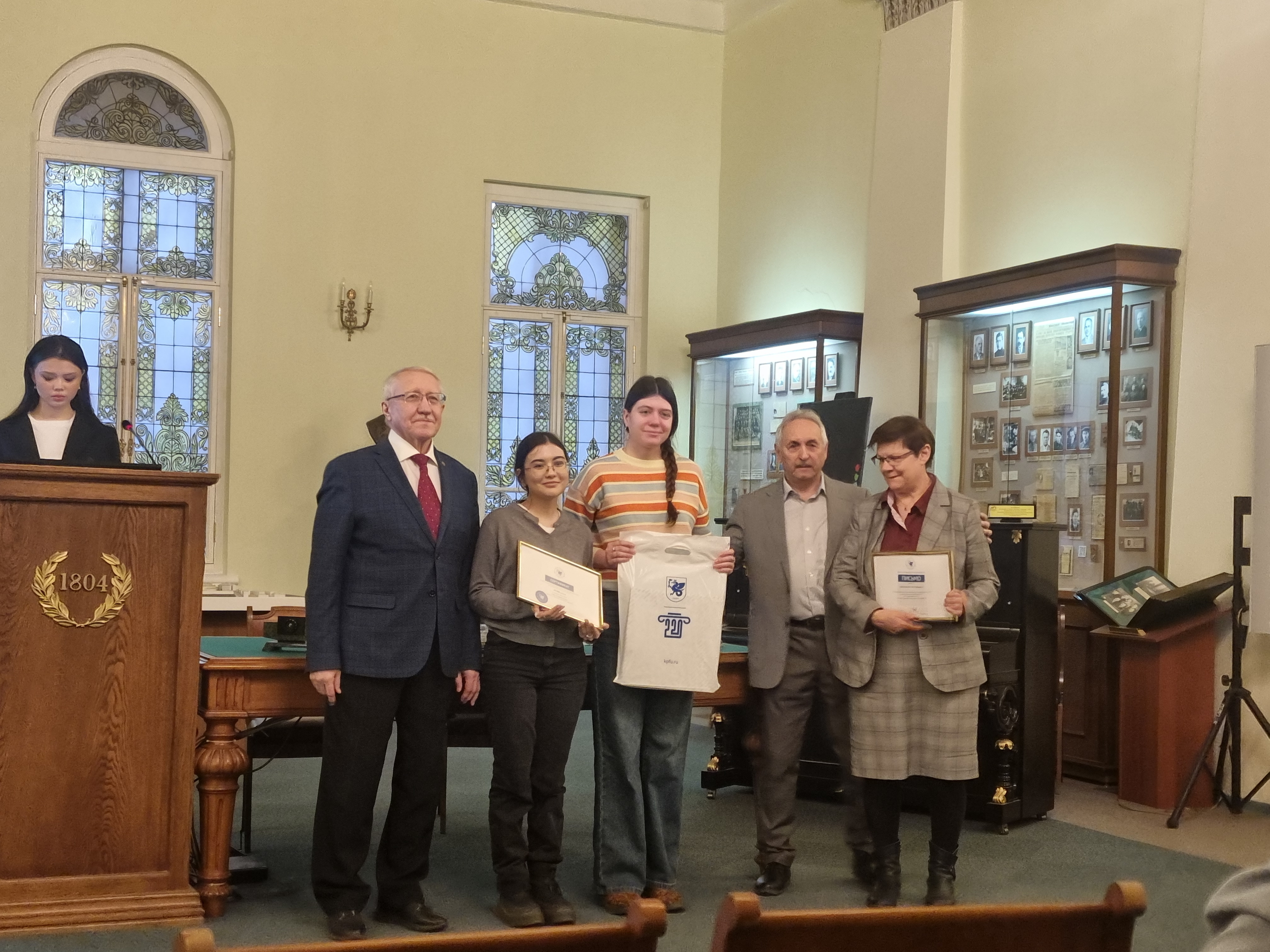 Поздравляем победителей конкурса на лучший студенческий кружок Поздравляем победителей конкурса на лучший студенческий кружок