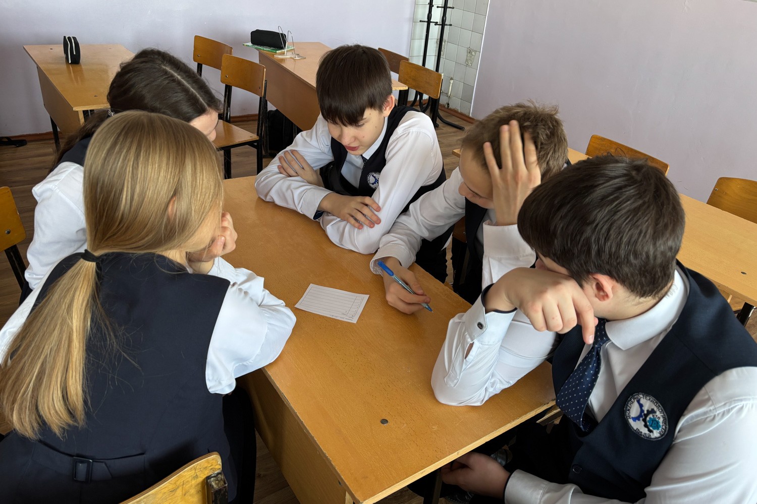 В IT-лицее высадился 'Научный десант': студенты и преподаватели Елабужского института искали баланс IQ и EQ В IT-лицее высадился 'Научный десант': студенты и преподаватели Елабужского института искали баланс IQ и EQ