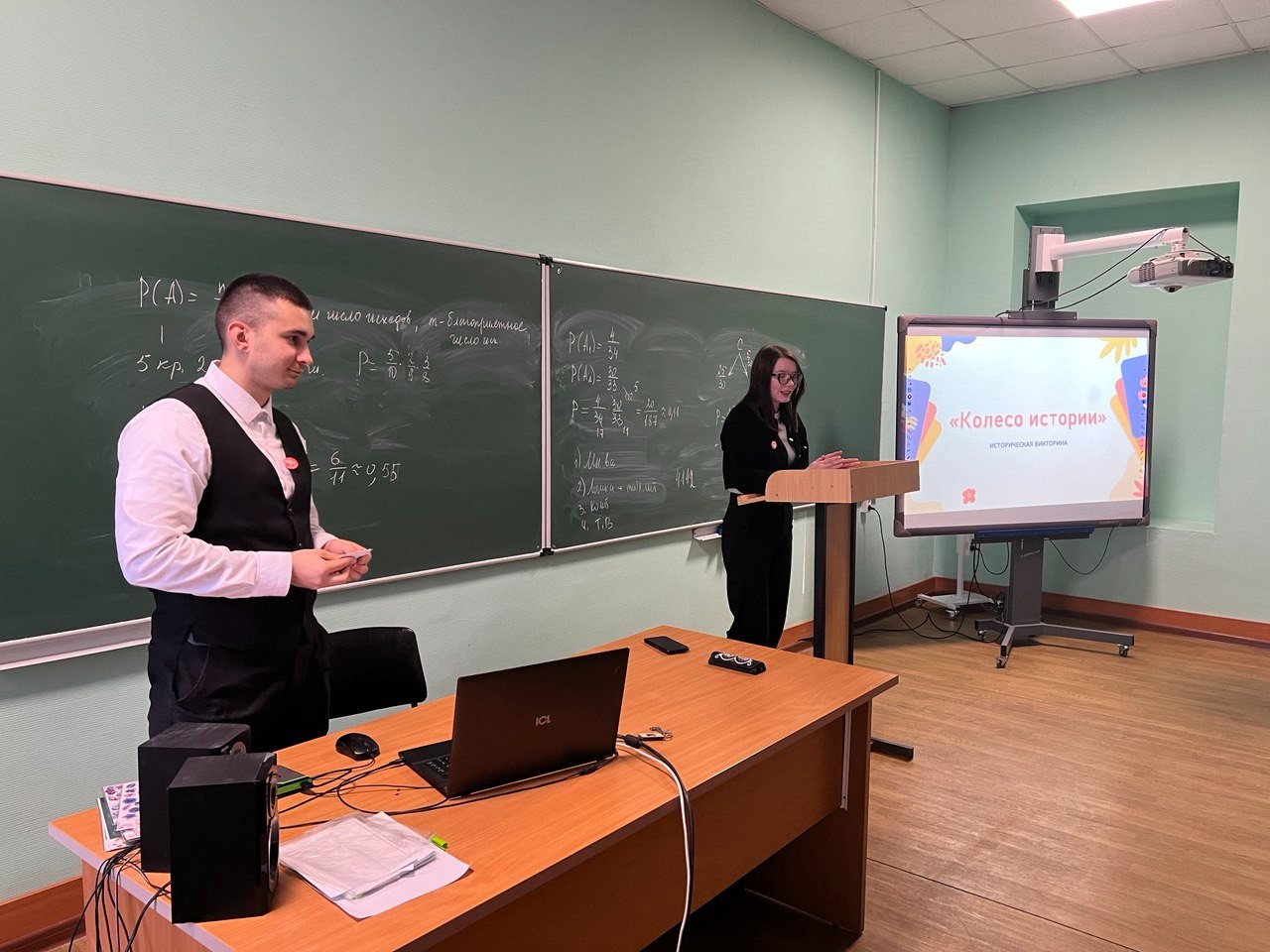 В ходе фестиваля 'Открывая мир науки' для студентов, обучающихся колледжа и ОШ 'Университетская' состоялась презентация студенческого научного кружка 'История'. В ходе фестиваля 'Открывая мир науки' для студентов, обучающихся колледжа и ОШ 'Университетская' состоялась презентация студенческого научного кружка 'История'.