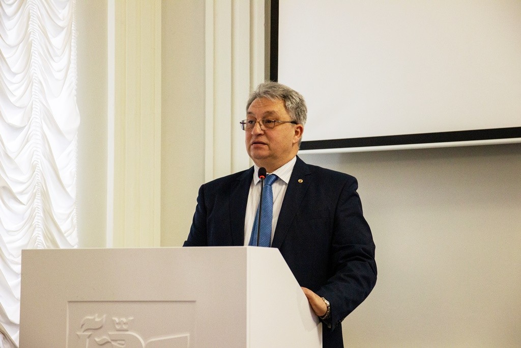 III Российско-китайская студенческая конференция прошла в Елабужском институте КФУ III Российско-китайская студенческая конференция прошла в Елабужском институте КФУ