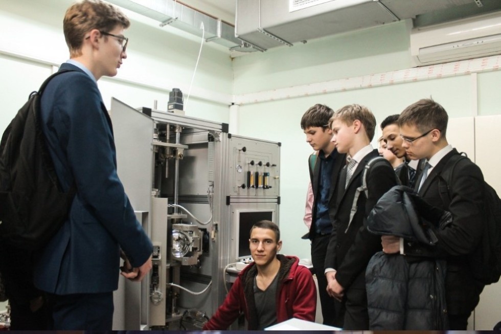 ����������