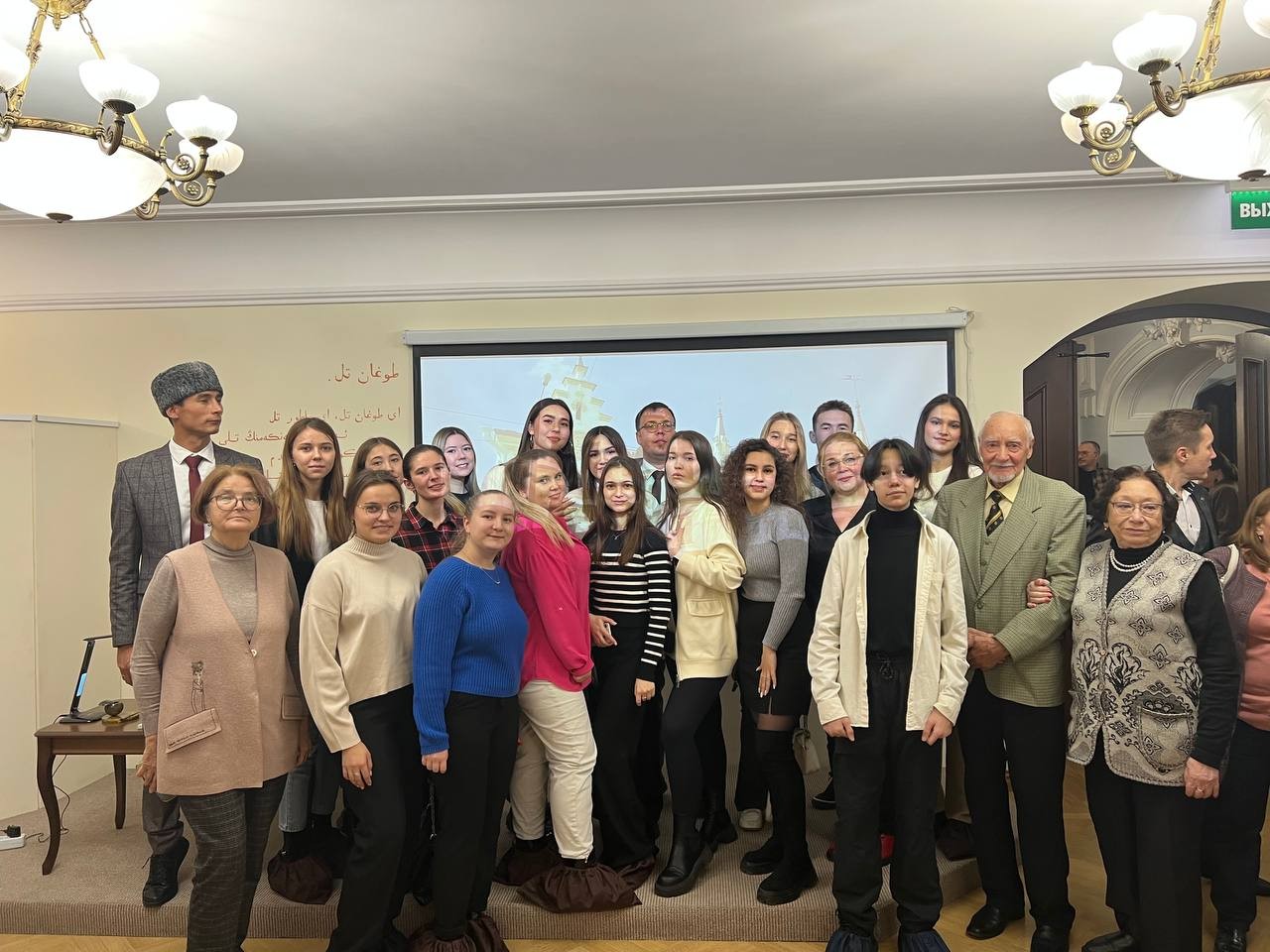 Язучы Нурихан Фәттахка 95 яшь! Язучы Нурихан Фәттахка 95 яшь!