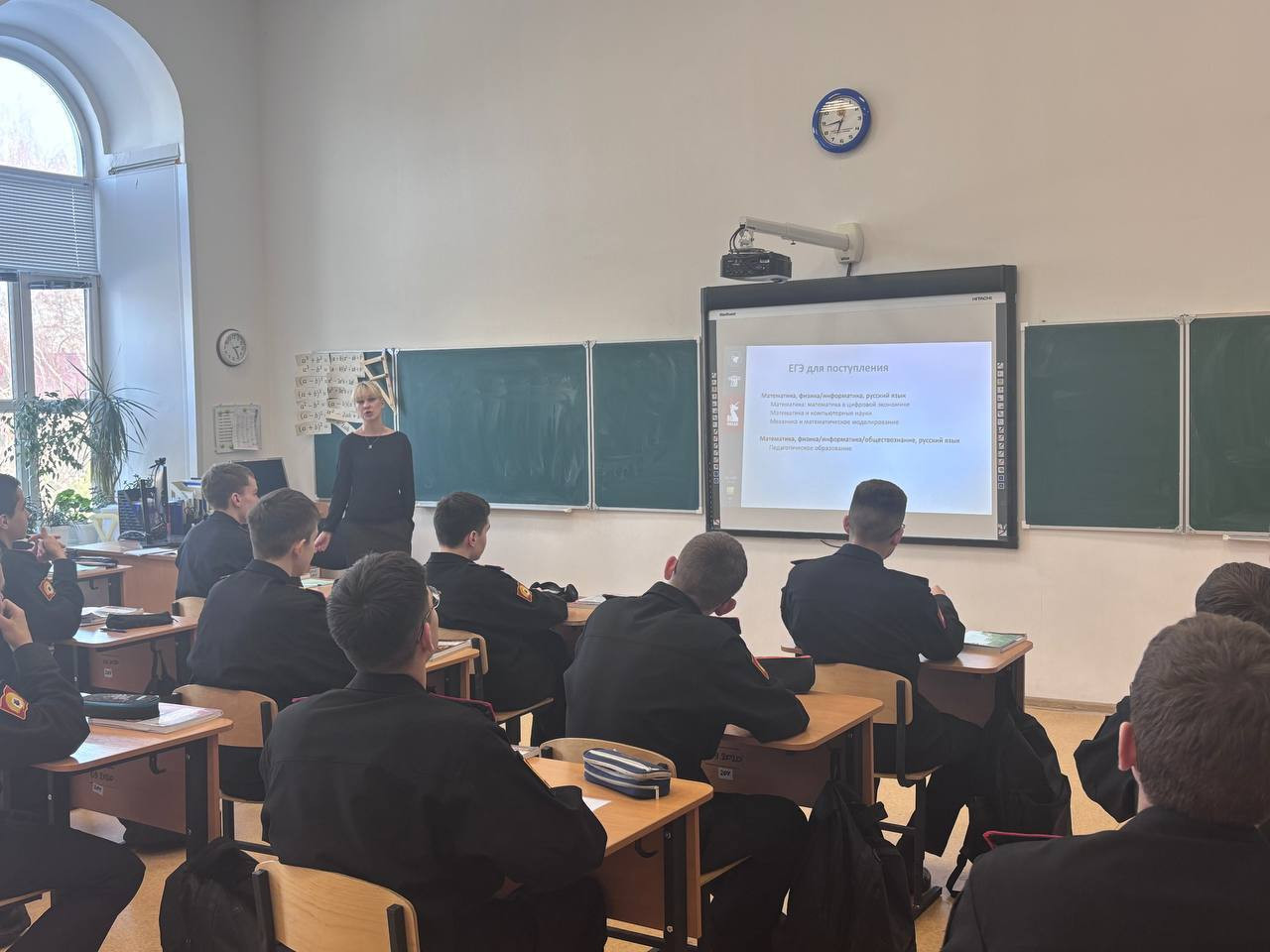 Будущие учителя ? будущим офицерам: профориентационная беседа с суворовцами Будущие учителя ? будущим офицерам: профориентационная беседа с суворовцами