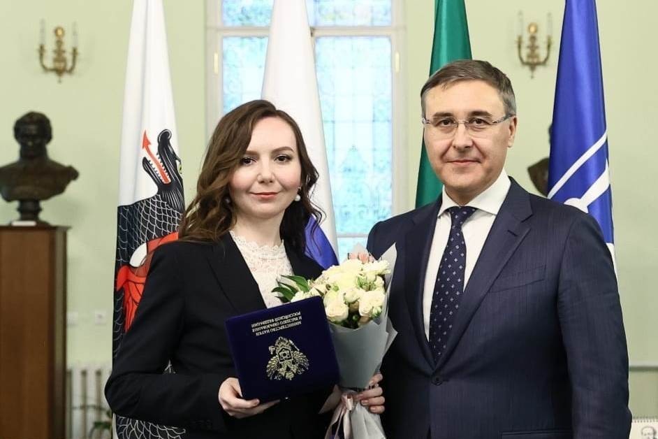 Associate Professor of Elabuga Institute Ellina Anisimova was awarded the badge 